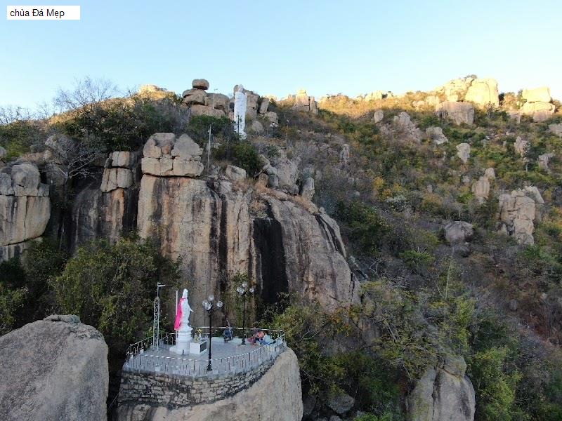 chùa Đá Mẹp