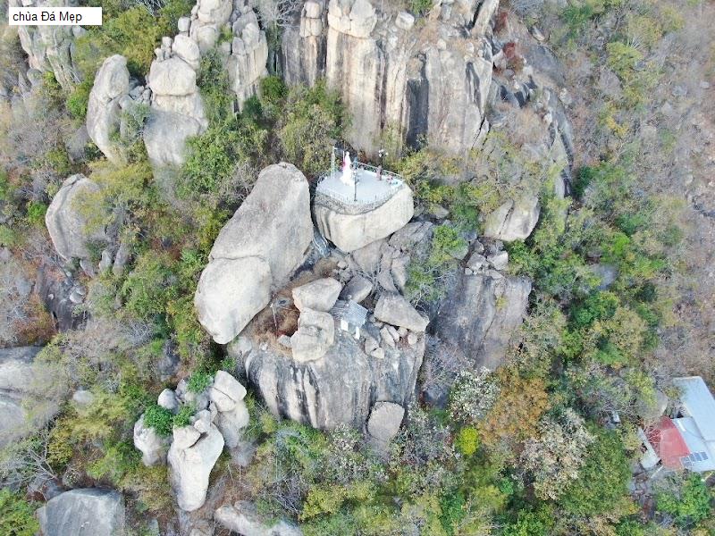 chùa Đá Mẹp